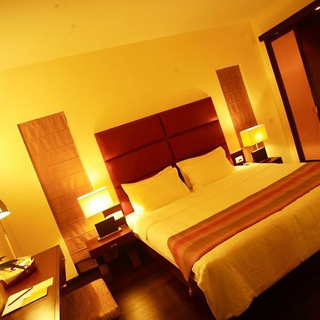 Hotel Metropole Kalküta Dış mekan fotoğraf