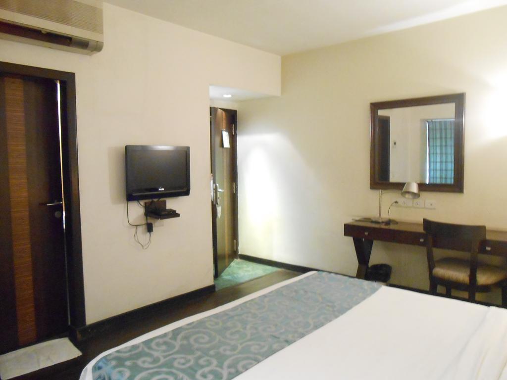 Hotel Metropole Kalküta Dış mekan fotoğraf