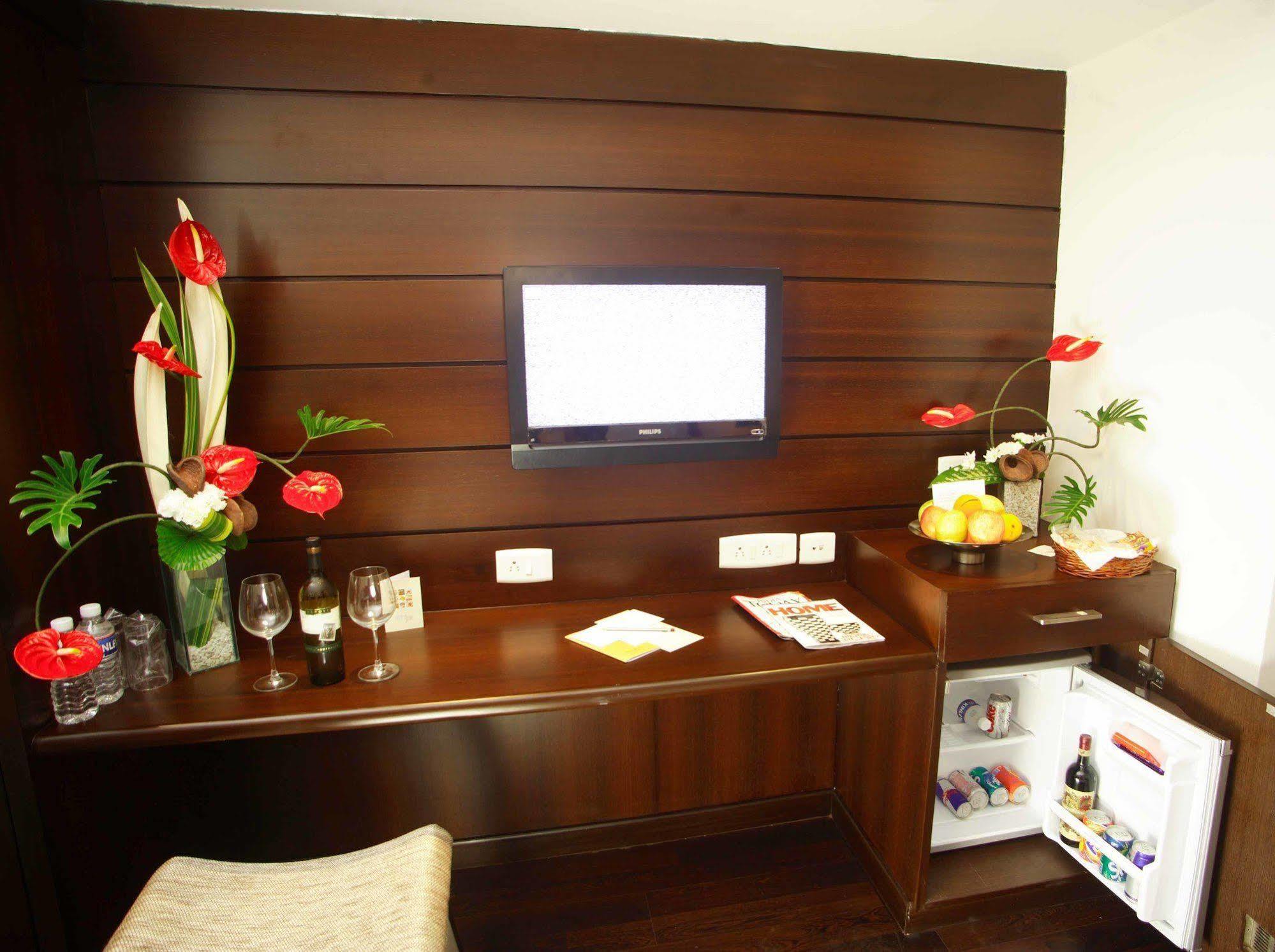 Hotel Metropole Kalküta Dış mekan fotoğraf