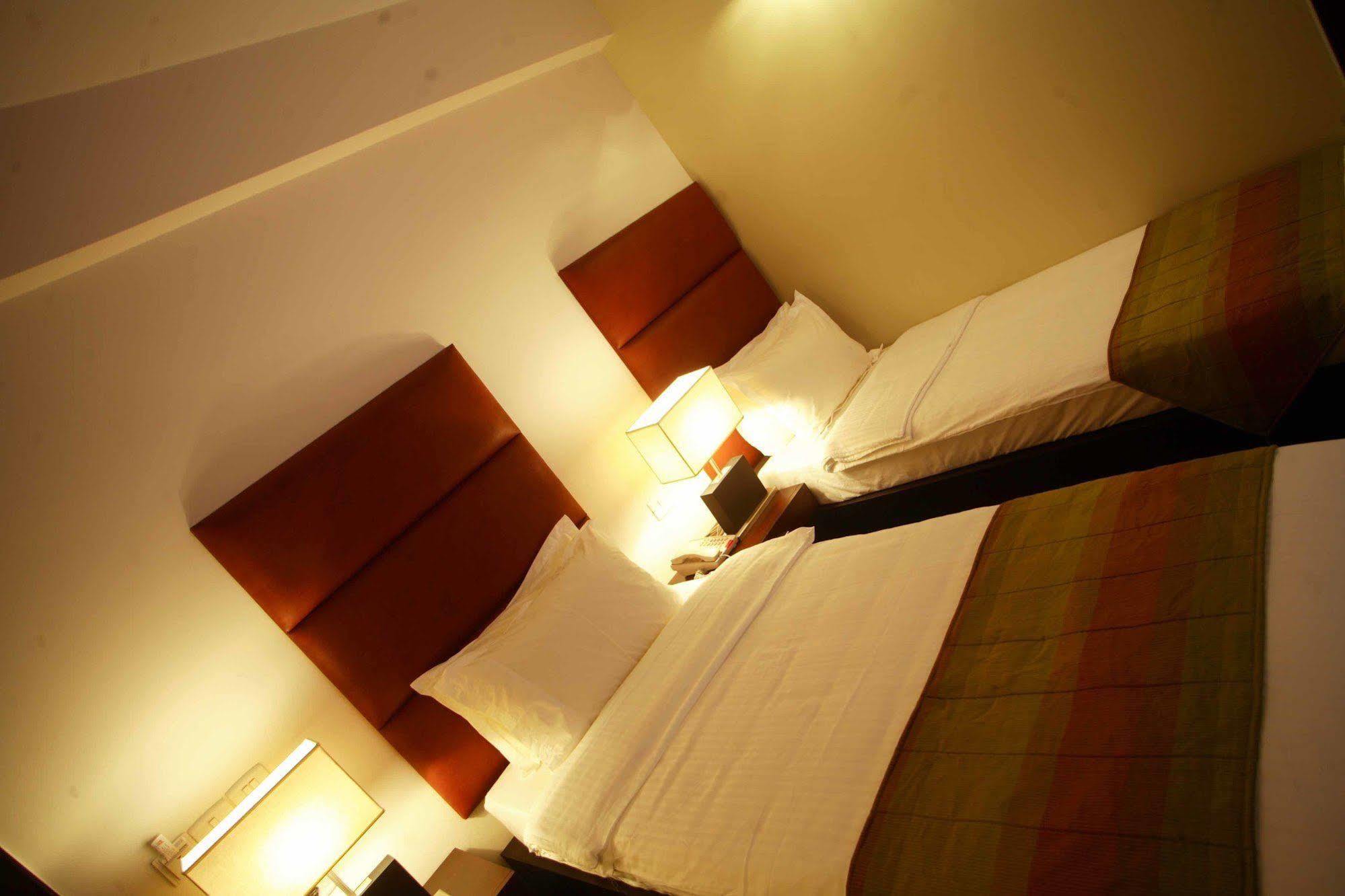 Hotel Metropole Kalküta Dış mekan fotoğraf