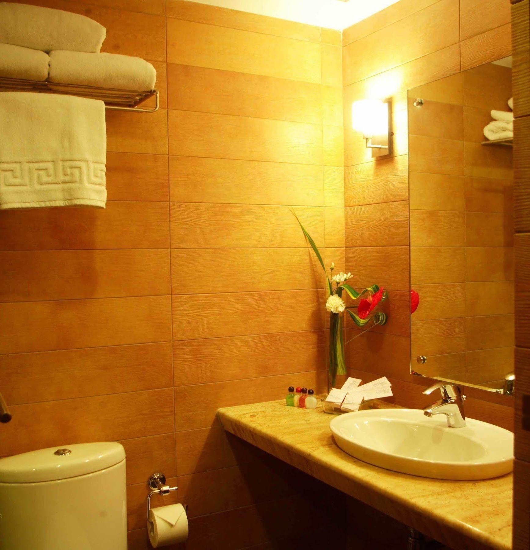 Hotel Metropole Kalküta Dış mekan fotoğraf