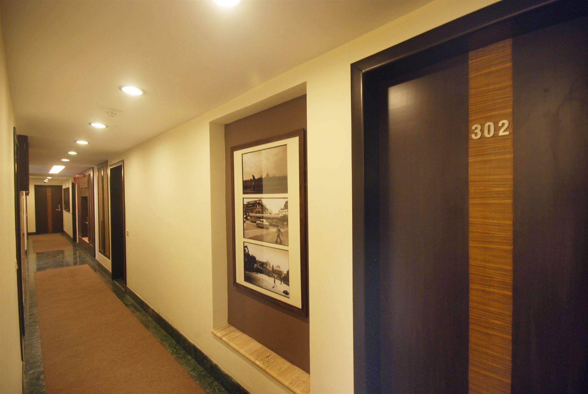 Hotel Metropole Kalküta Dış mekan fotoğraf
