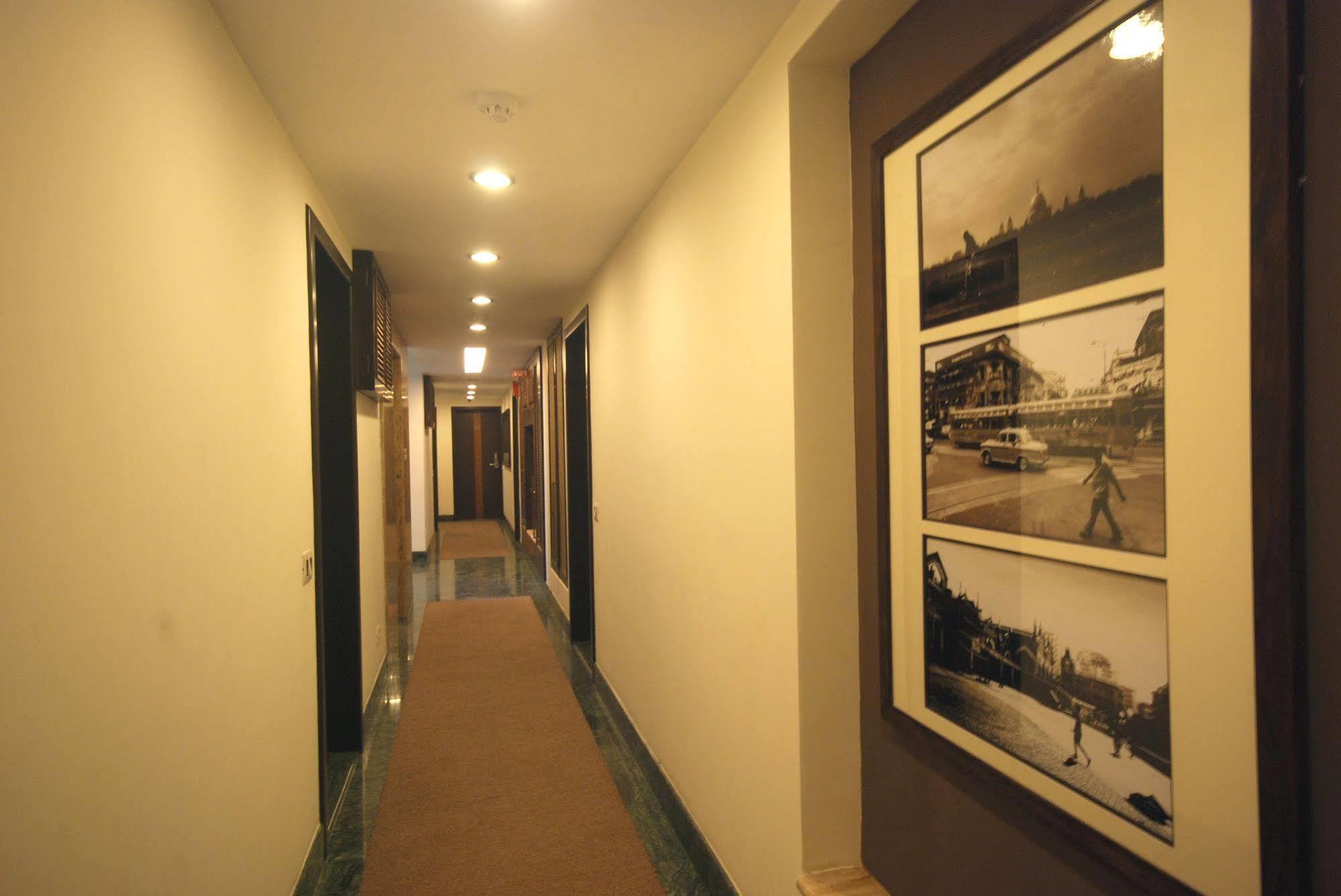 Hotel Metropole Kalküta Dış mekan fotoğraf