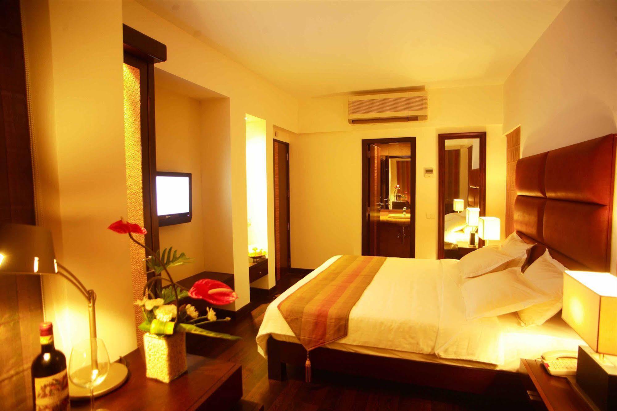 Hotel Metropole Kalküta Dış mekan fotoğraf