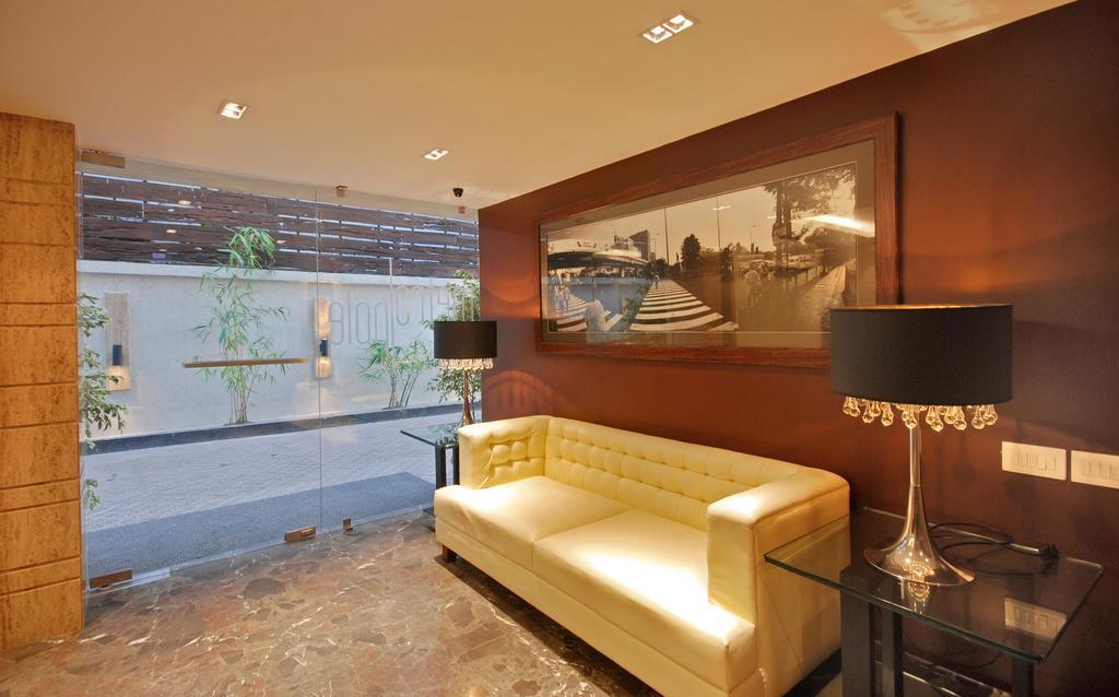 Hotel Metropole Kalküta Dış mekan fotoğraf